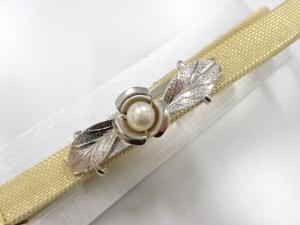 未使用品　パール　帯留め